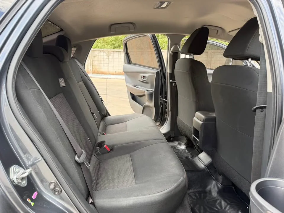 2025 Toyota Yaris ATIV IV 3