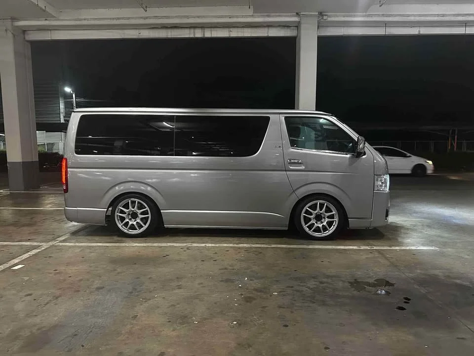 2005 Toyota HiAce V (H200) 3