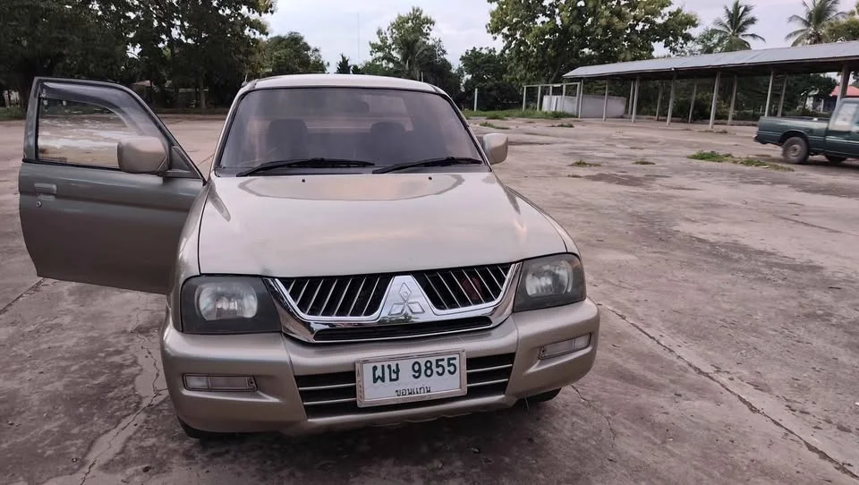 2002 Mitsubishi Strada III 3