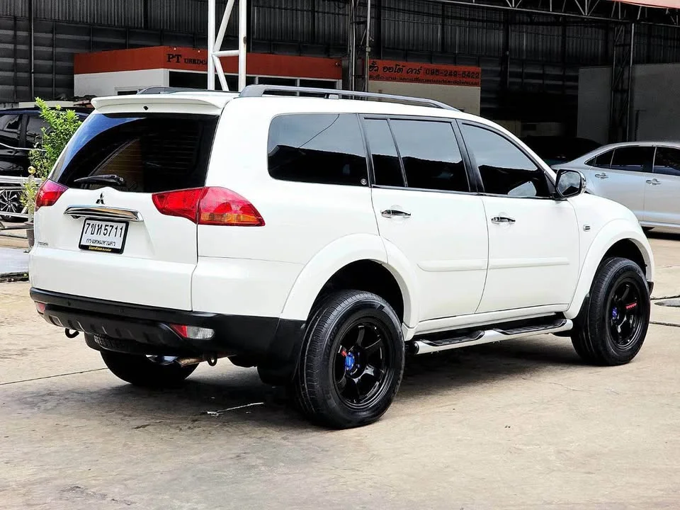 2013 Mitsubishi Pajero Sport II 2