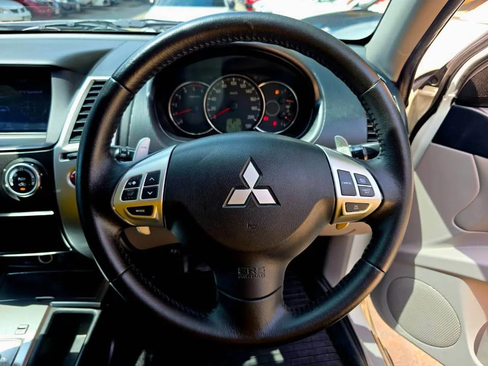 2013 Mitsubishi Pajero Sport II 3