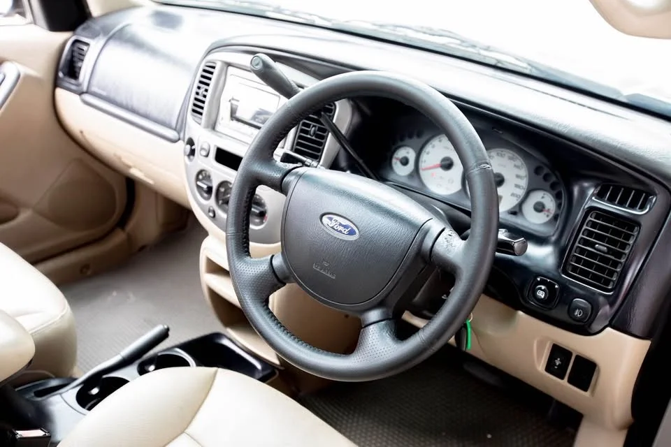 2004 Ford Escape I 3