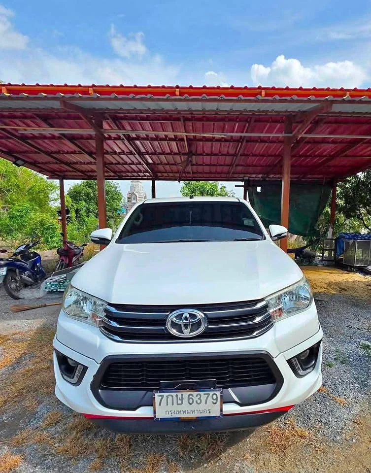 2017 Toyota Hilux VIII 3