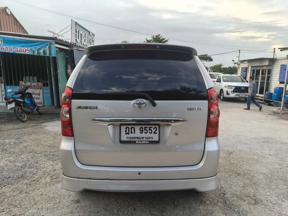 2010 Toyota Avanza I 2