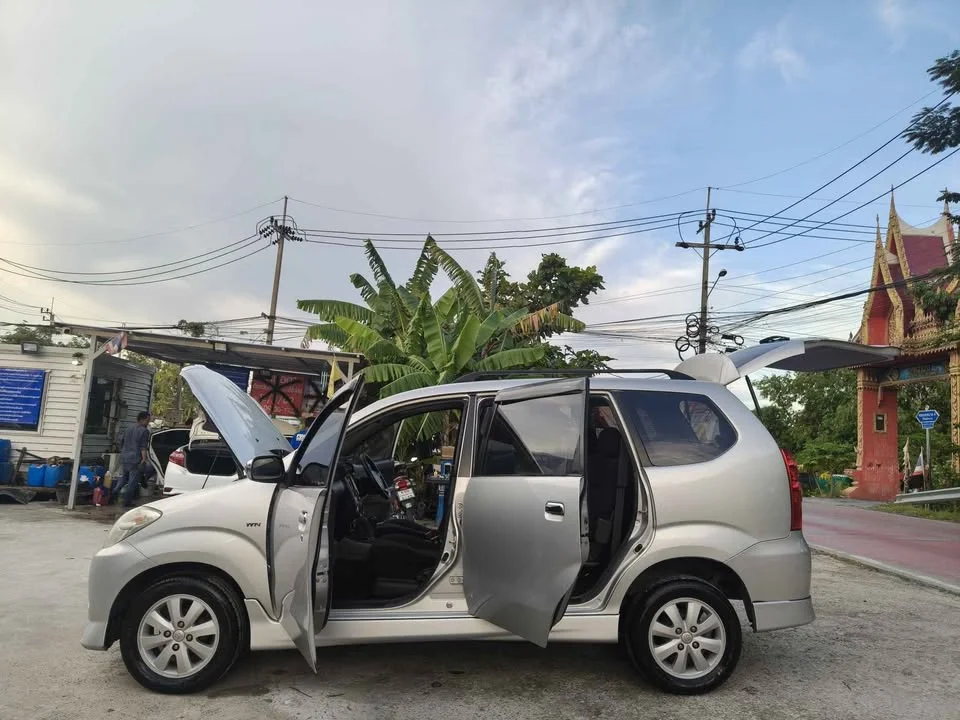 2010 Toyota Avanza I 3