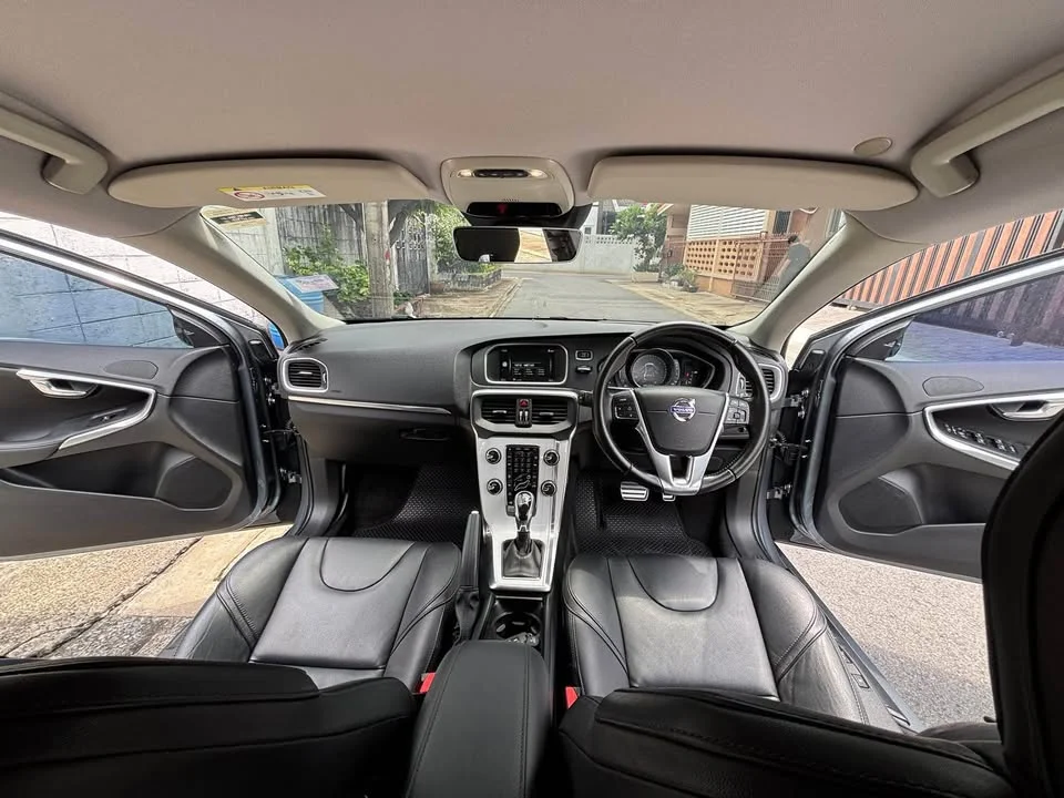 2017 Volvo V40 II 2