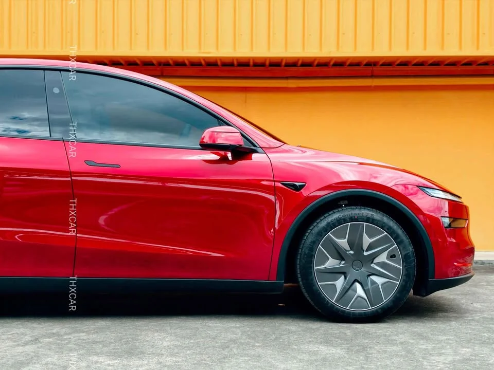 2026 Tesla Model Y 2