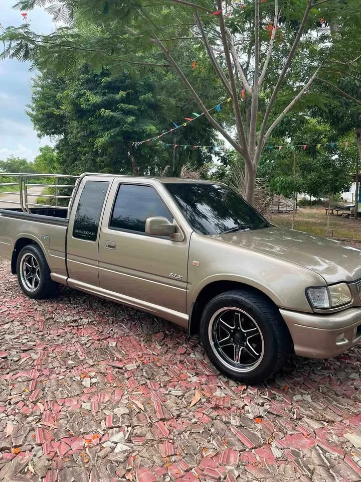2027 Isuzu Faster Dragon Eyes III 3