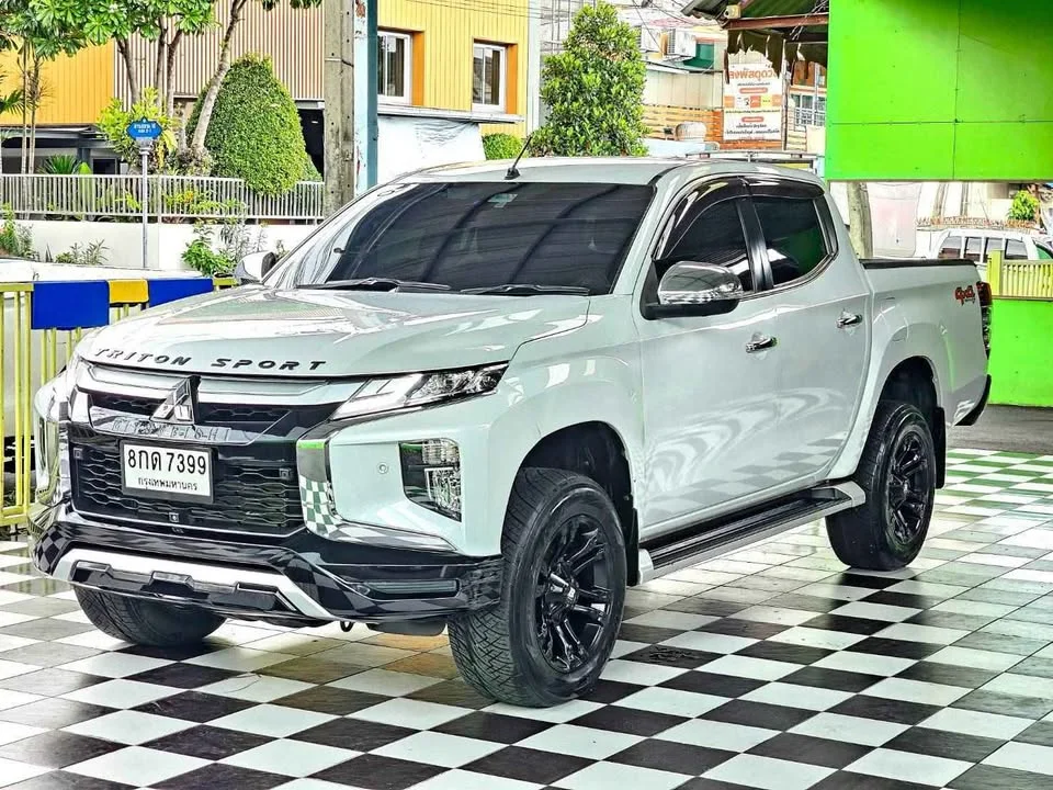 2018 Mitsubishi Triton V 2