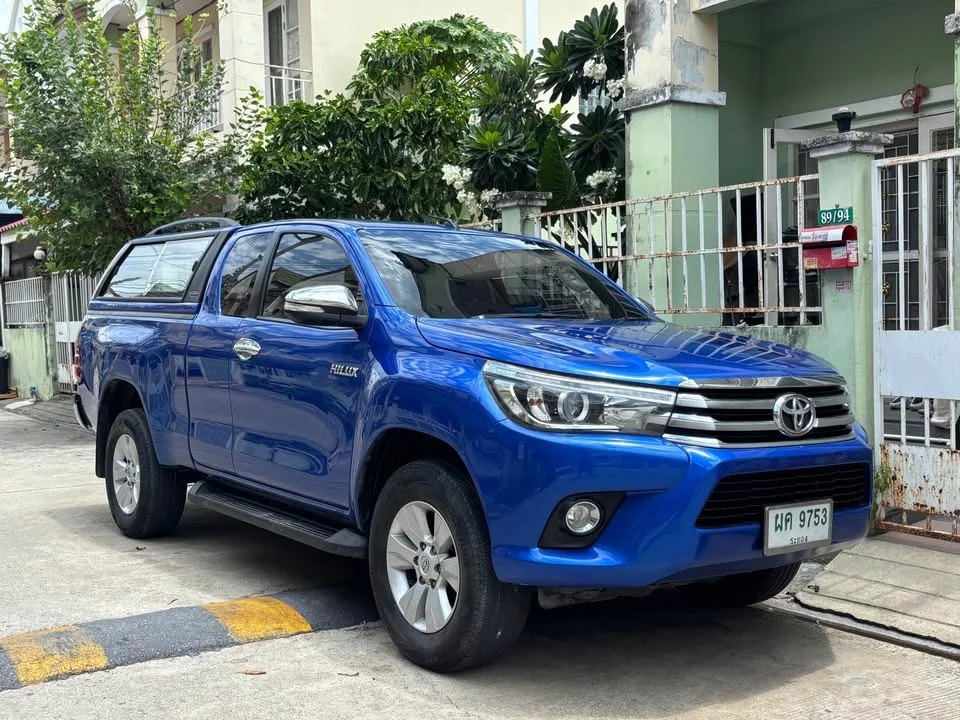 2016 Toyota Hilux VIII 2