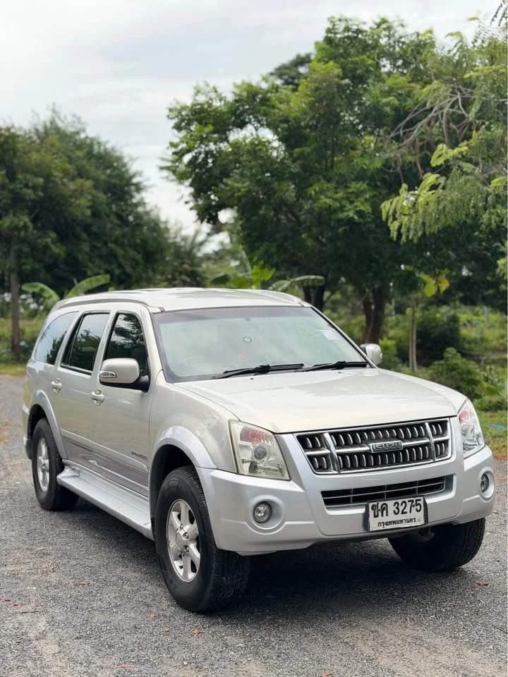 2006 Isuzu MU-7 2
