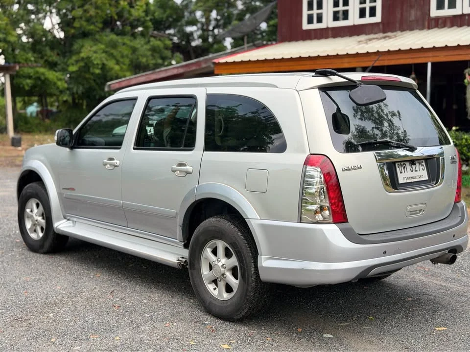 2006 Isuzu MU-7 3