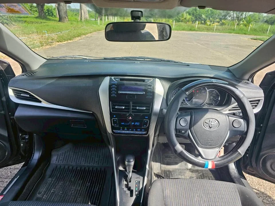 2017 Toyota Yaris ATIV III 2