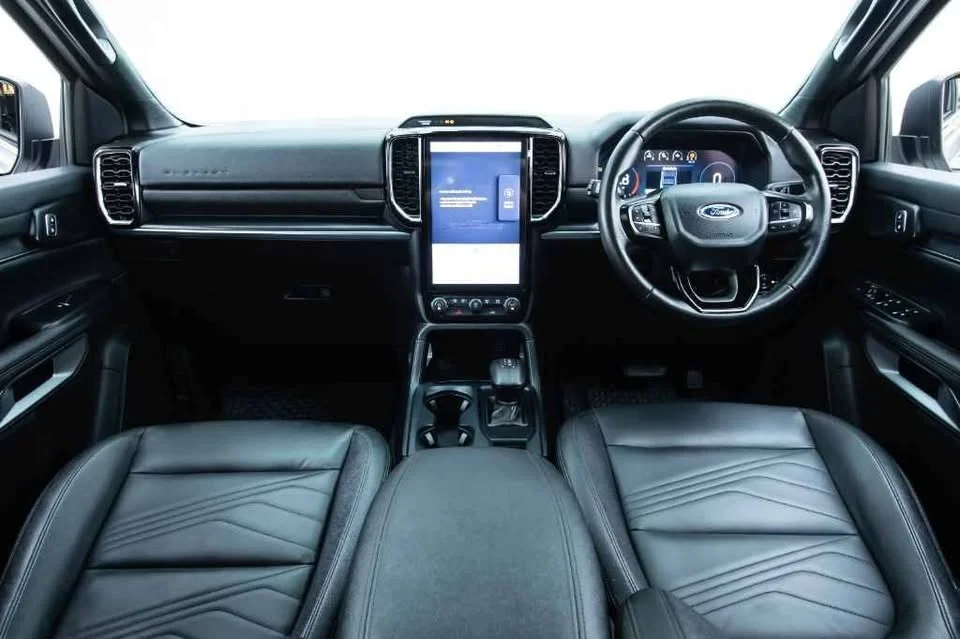 2023 Ford Everest III 2