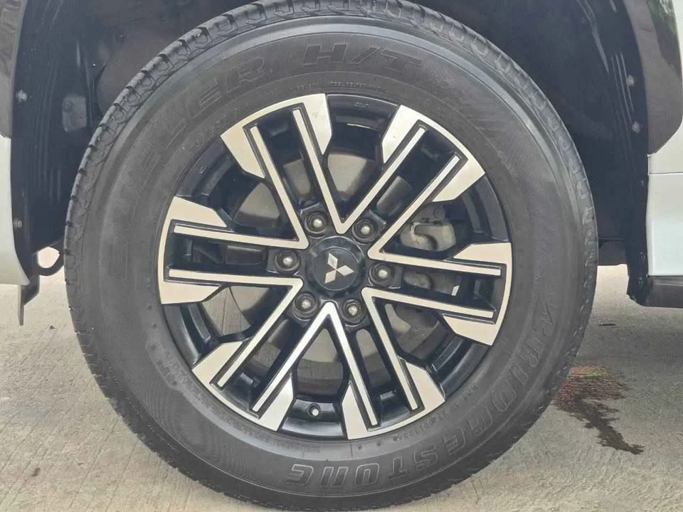 2015 Mitsubishi Pajero Sport III 3