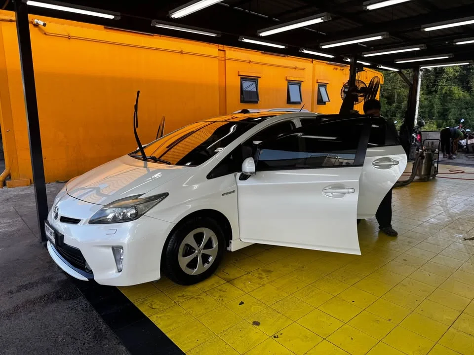 2012 Toyota Prius III 3