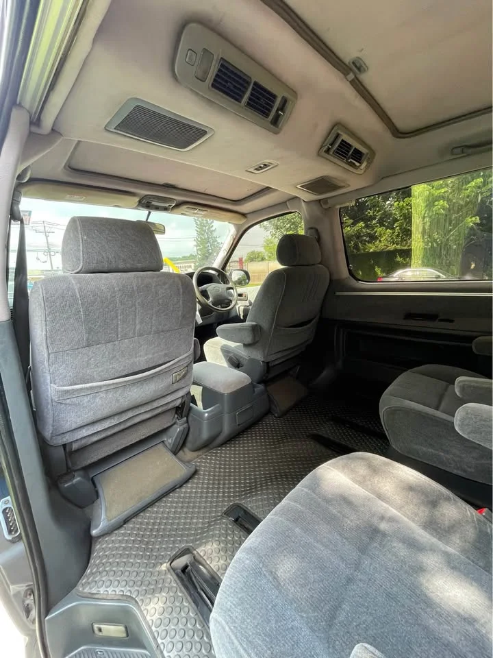 1999 Toyota Granvia H100 3