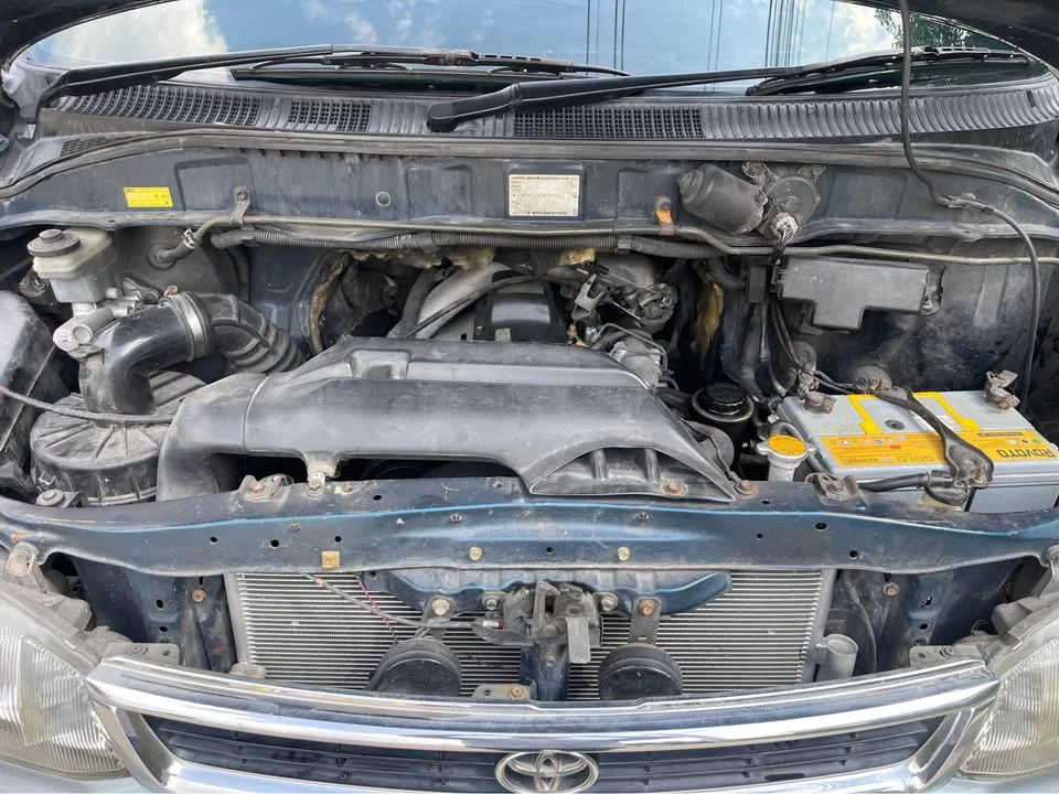 1999 Toyota Granvia H100 2