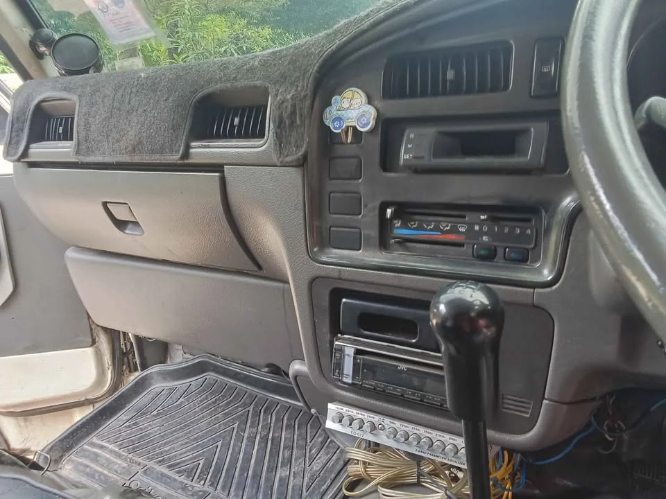 1998 Nissan Urvan IV (E24) 3
