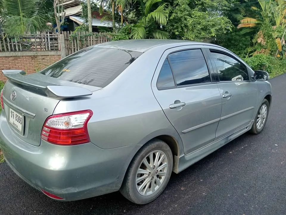 2010 Toyota Vios II 2