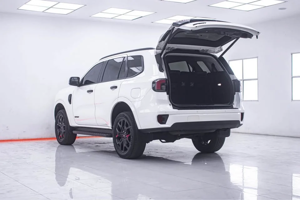 2024 Ford Everest III 3