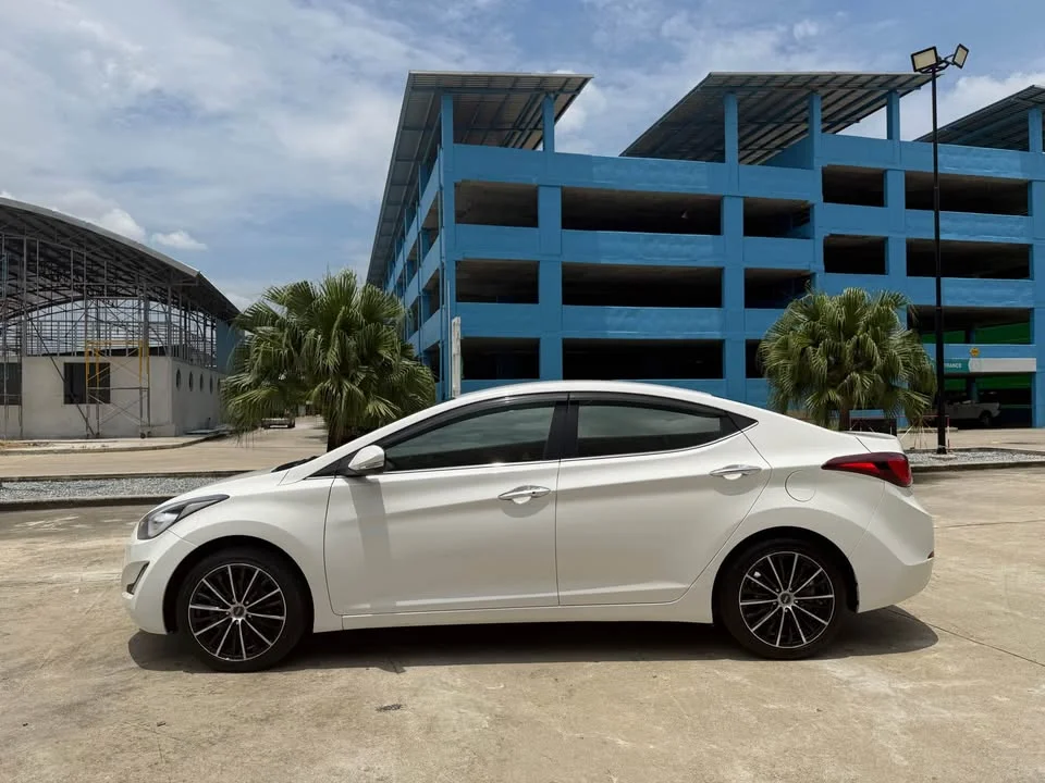 2014 Hyundai Elantra V 2