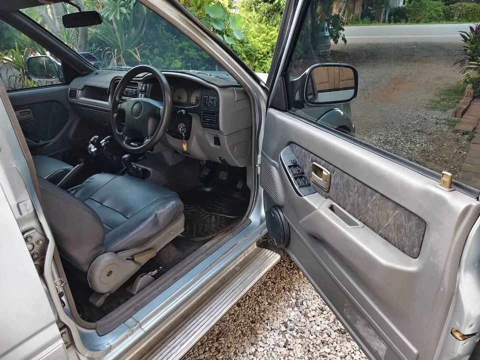 2001 Isuzu Faster Dragon Eyes III 3
