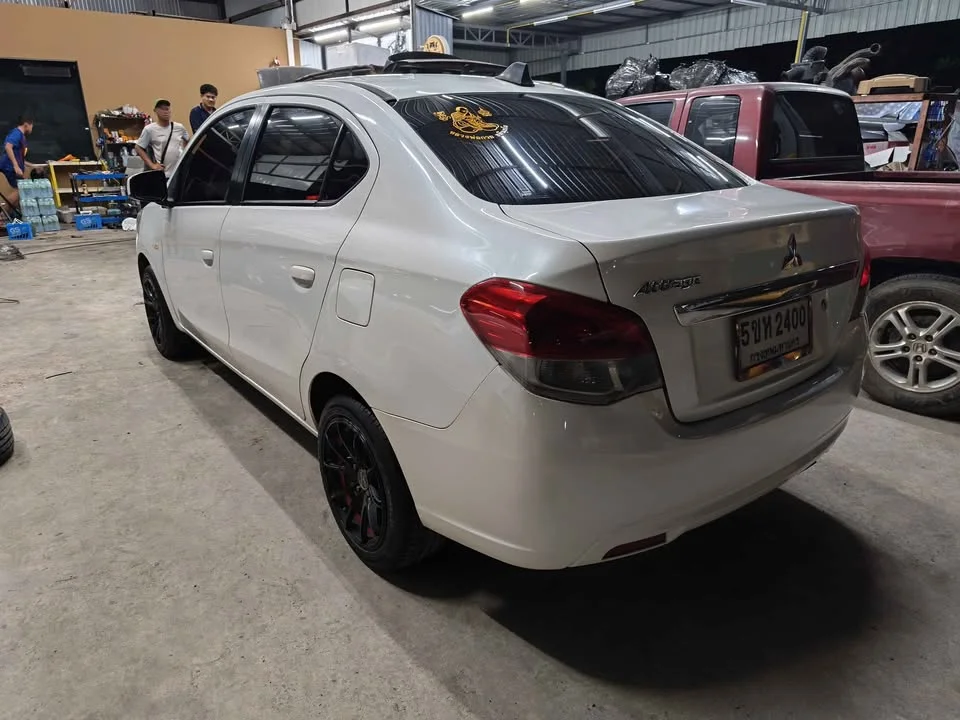 2015 Mitsubishi Attrage VI 3