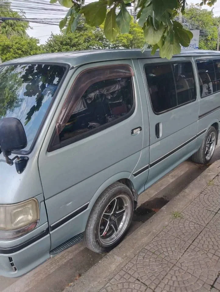 Toyota Commuter IV (H100) 3