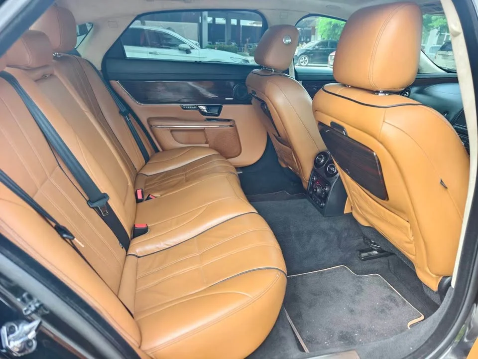 2010 Jaguar XJ X351 2
