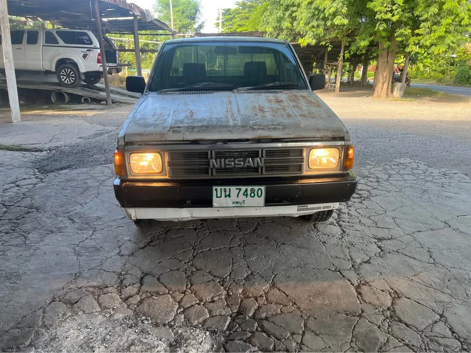 1990 Nissan Big M D21 3