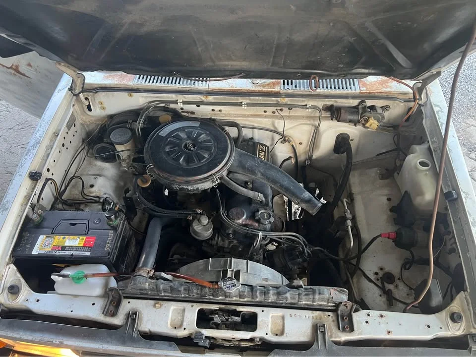 1990 Nissan Big M D21 2