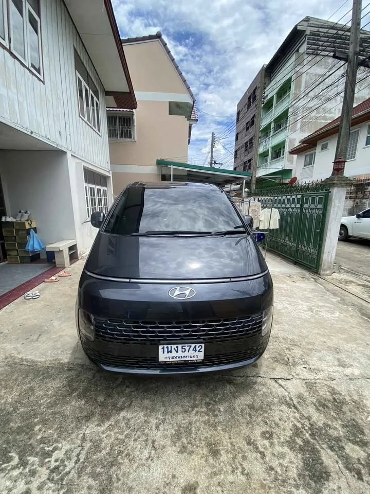 2022 Hyundai Staria US4 3