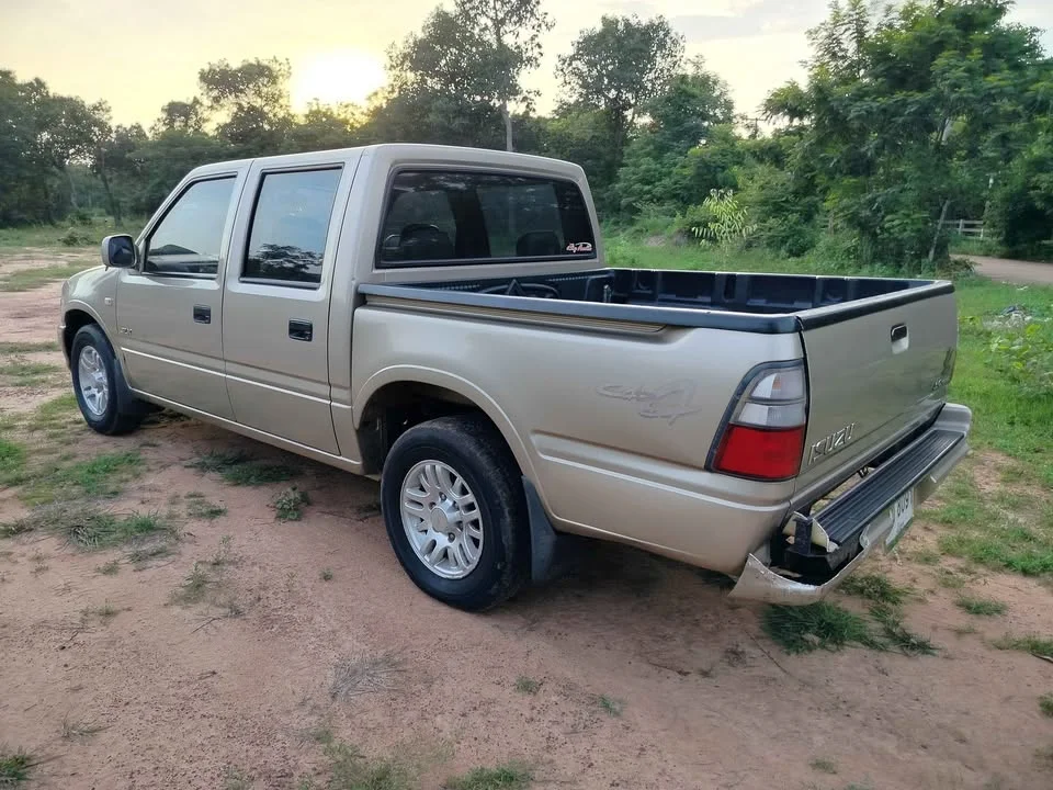 2001 Isuzu Faster Dragon Eyes III 2