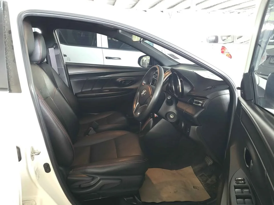 2015 Toyota Yaris III 2
