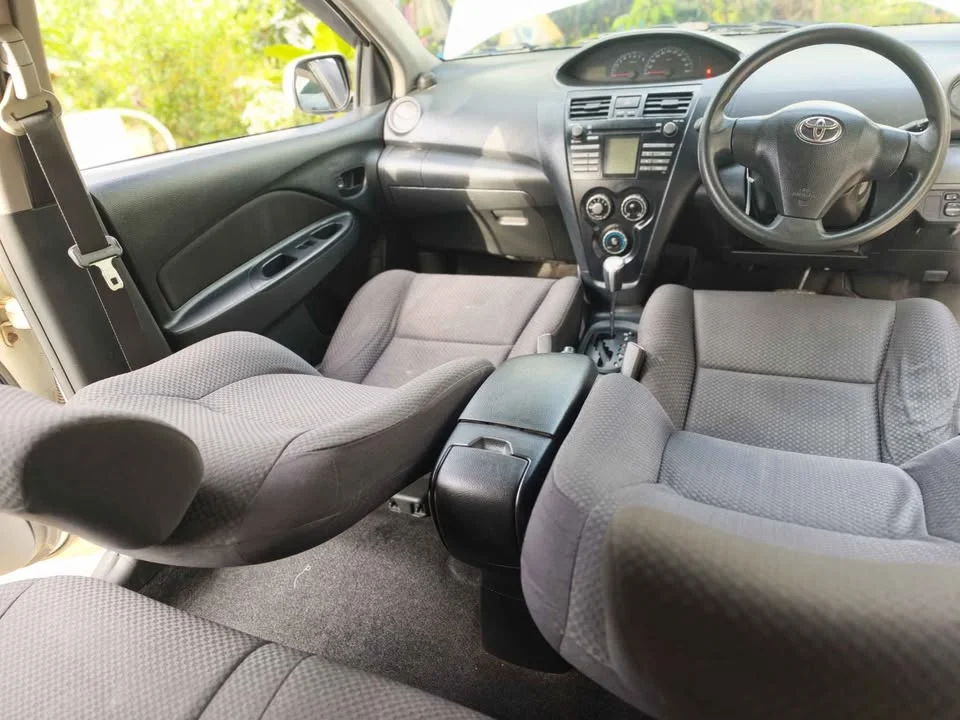2010 Toyota Vios II 2