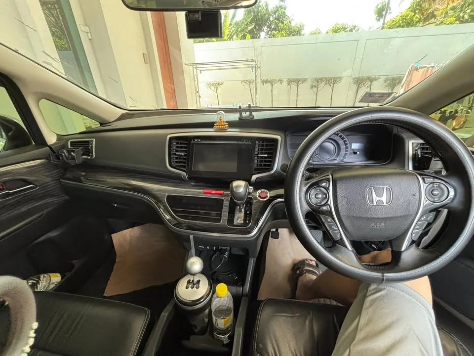 2013 Honda Odyssey V 3