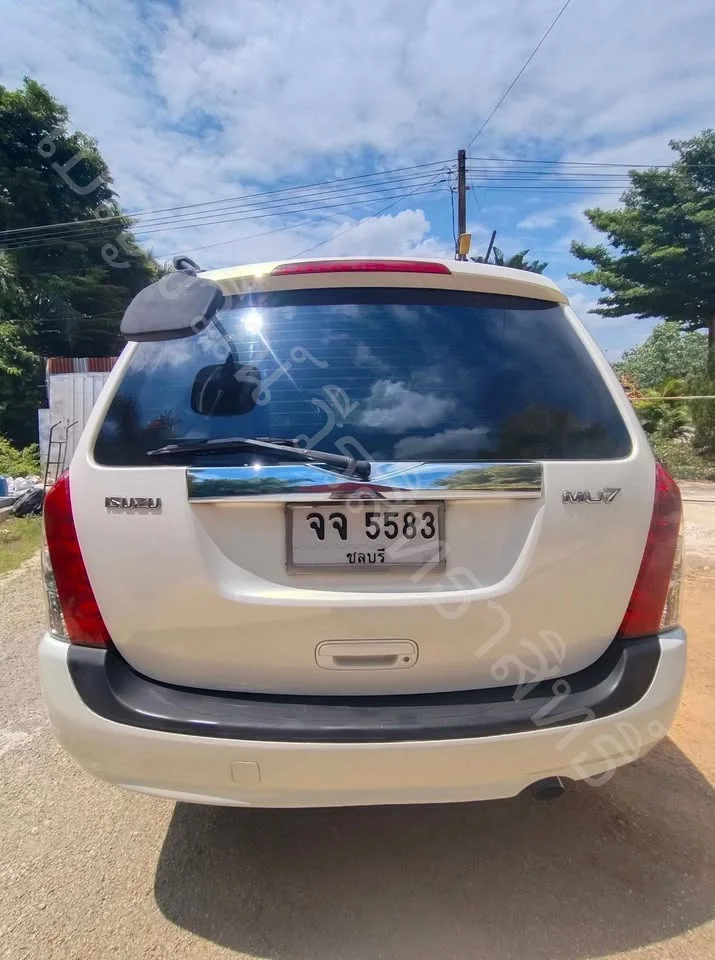 2005 Isuzu MU-7 3