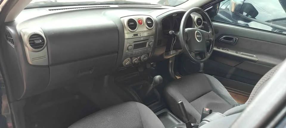 2005 Isuzu D-Max I 3