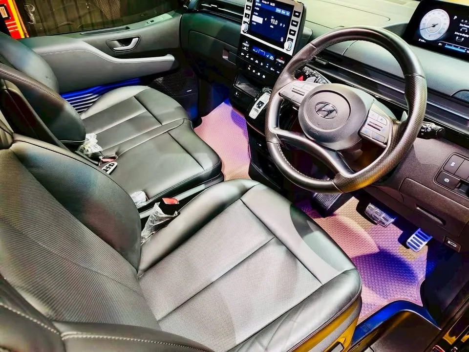 2022 Hyundai Staria US4 3