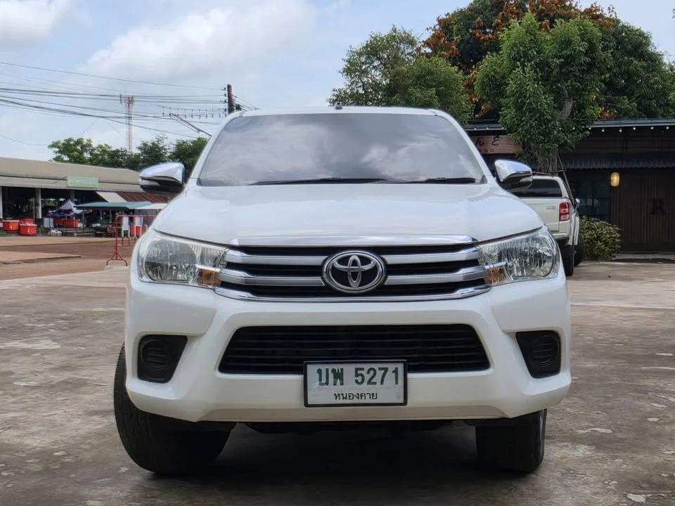 2016 Toyota Hilux VIII 2