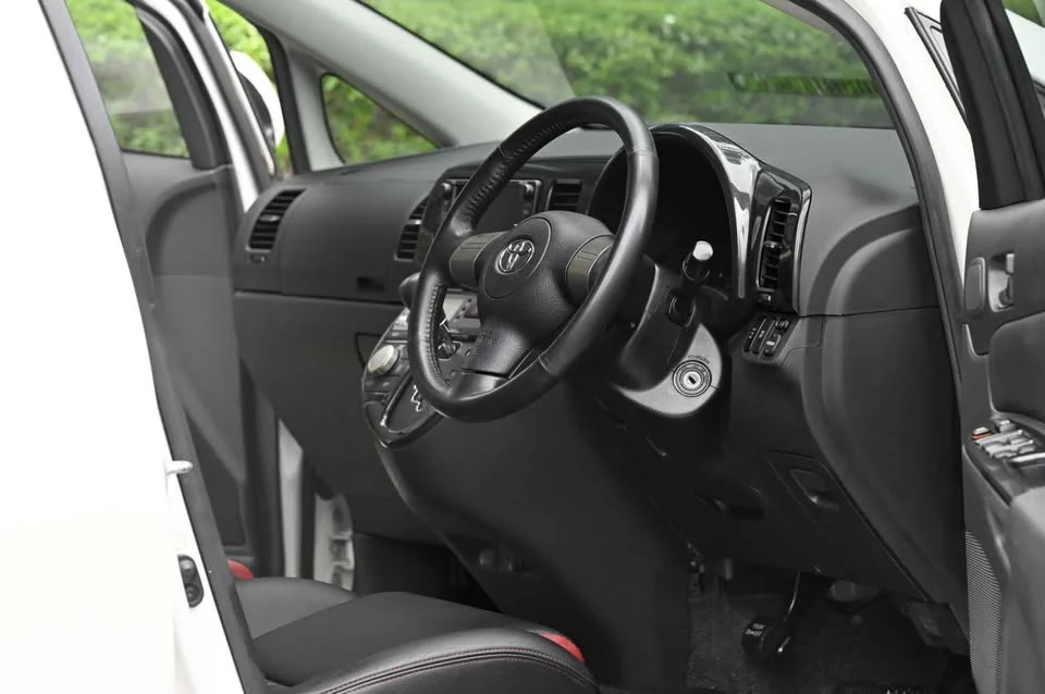2007 Toyota Wish I 3