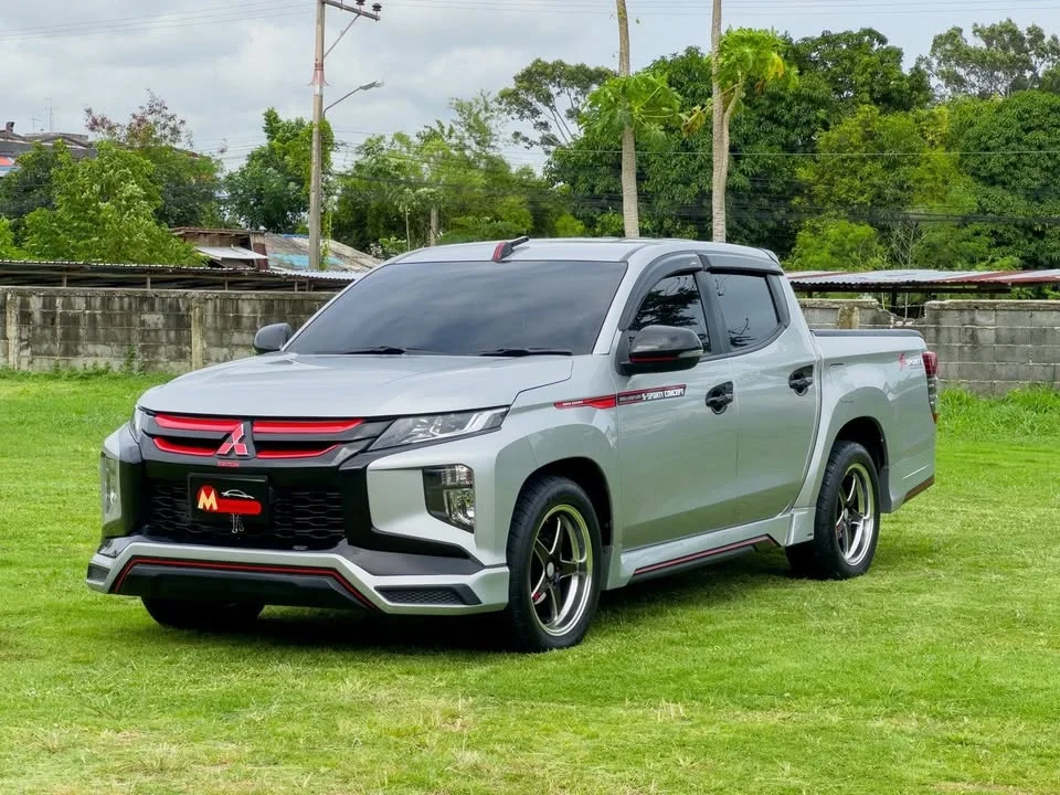 2022 Mitsubishi Triton V 2
