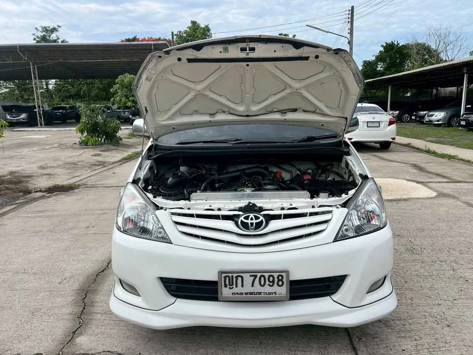 2011 Toyota Innova I 3