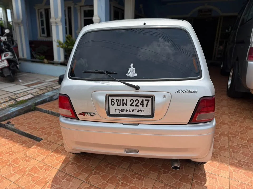 2010 Daihatsu Mira L500 2