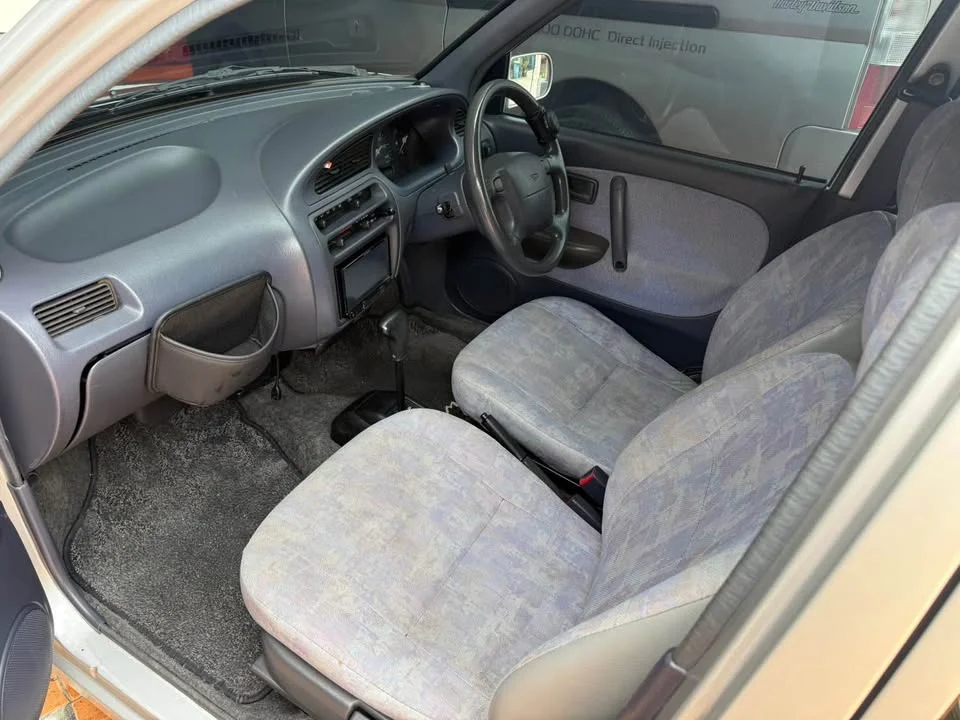 2010 Daihatsu Mira L500 3
