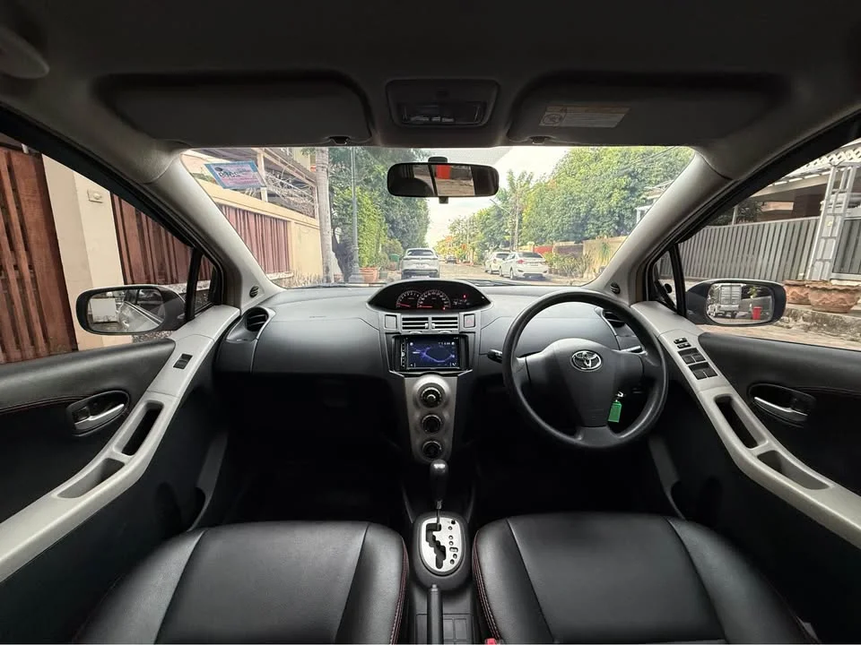 2007 Toyota Yaris II 2
