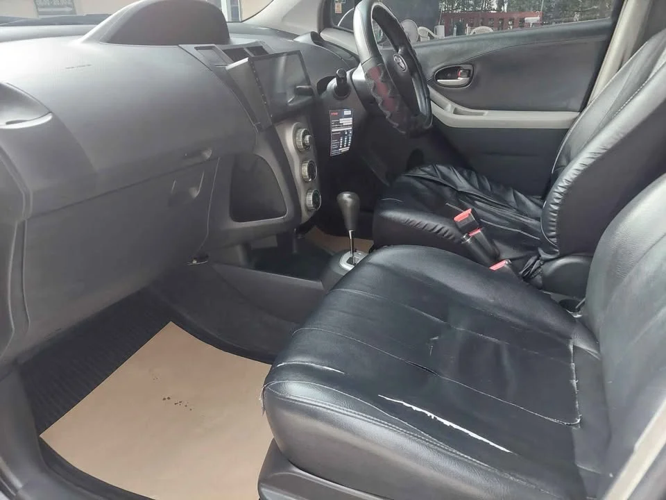 2007 Toyota Yaris II 2