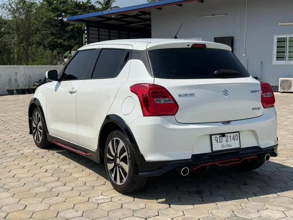 2561 Suzuki Swift III 3
