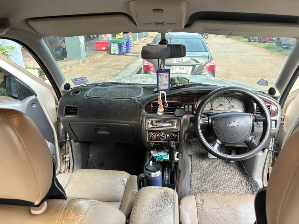 2005 Ford Everest I 3